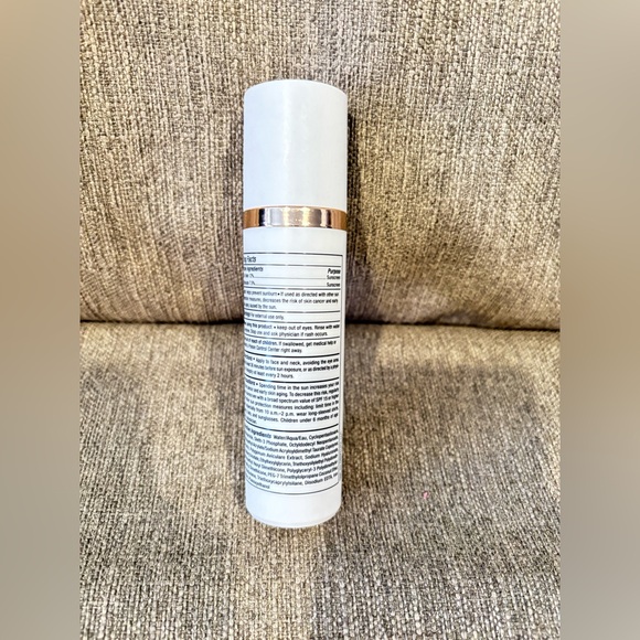 DRMTLGY Universal Tinted Moisturizer SPF 46 - Picture 2 of 3
